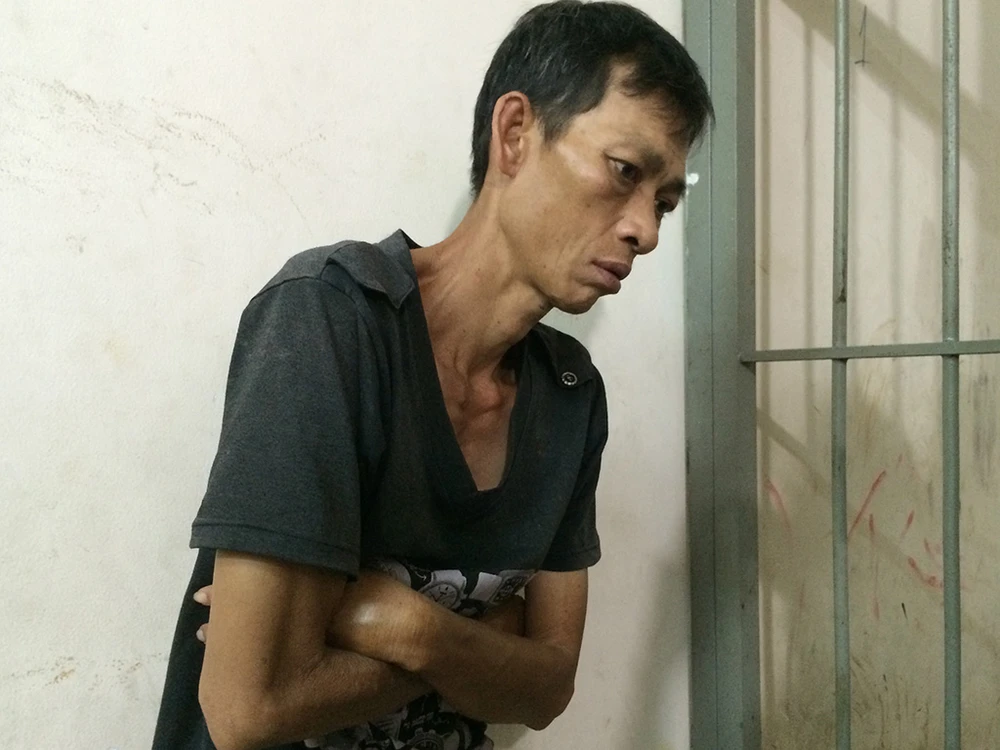 Người đàn ông dùng kim tiêm dọa bị HIV để 'xin đểu' ảnh 1